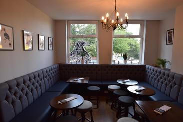 هتل The Crow Inn