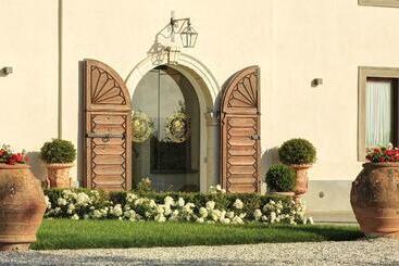هتل Villa Le Calvane
