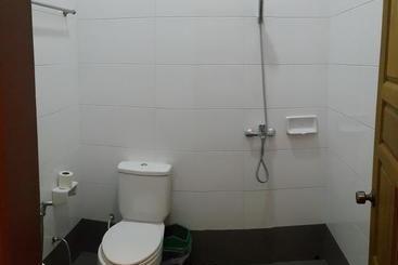 Pinlon Pann Motel