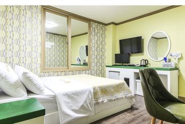 Dubai Motel