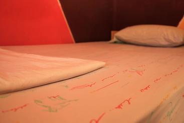 تختخواب و صبحانه La Cúpula Hostel & Camping