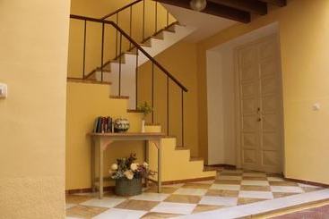 تختخواب و صبحانه Life Select San Bernardo