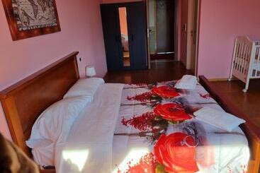 Отель La Boheme Smart