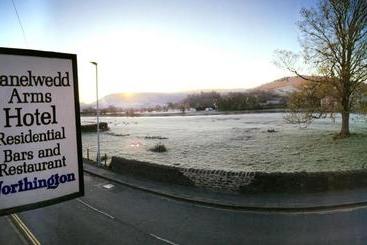 هتل The Llanelwedd Arms