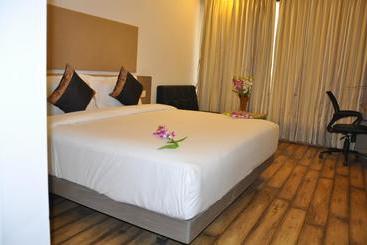 Mango Hotels Tansha Regal