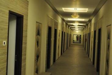 Mango Hotels Tansha Regal