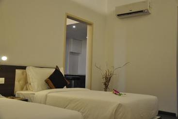 Mango Hotels Tansha Regal