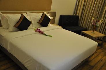 Mango Hotels Tansha Regal