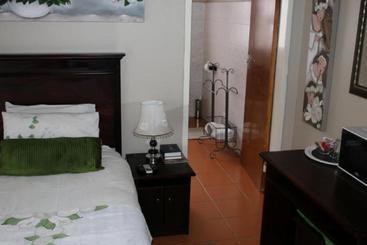 تختخواب و صبحانه Cashan Bnb