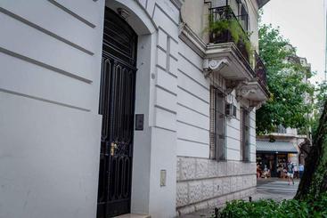 تختخواب و صبحانه Spalermo