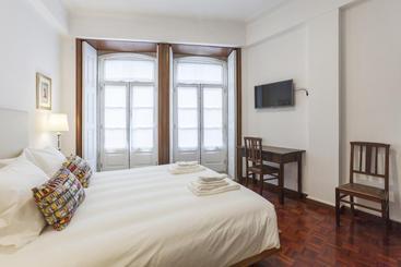 مسافرخانه Go2oporto @flores Guest House