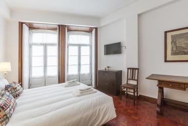 مسافرخانه Go2oporto @flores Guest House