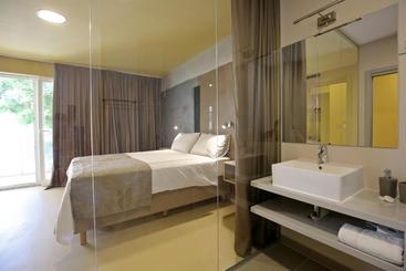 هتل Kai Boutique Studio & Rooms