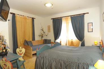 هتل Villa Eden