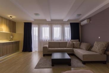 Airport Hotel Garni