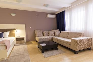 Airport Hotel Garni