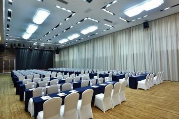 هتل Ramada Wuhan Jianghan