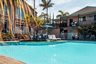 汽车旅馆  Mollymook Shores