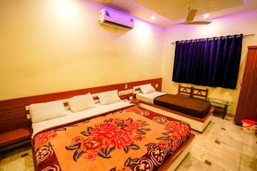 هتل Bhakti, Rajkot