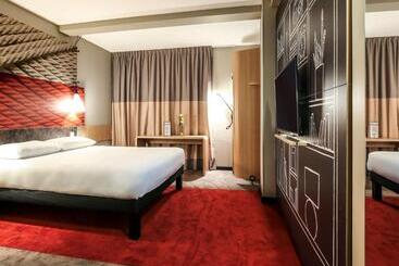 Отель Ibis Niort Est Mendes France