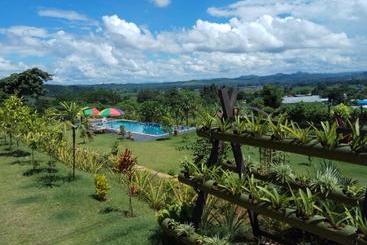 هتل Kumudra Hill Mountain View