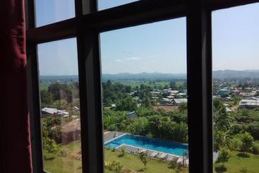 هتل Kumudra Hill  Mountain View