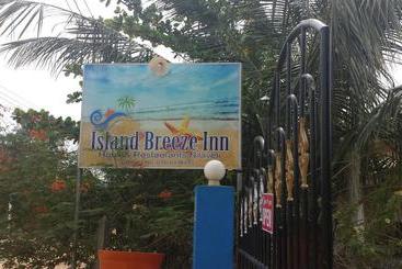 酒店 Island Breeze Inn