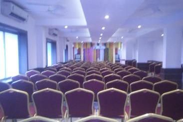 هتل Lalitha Inn