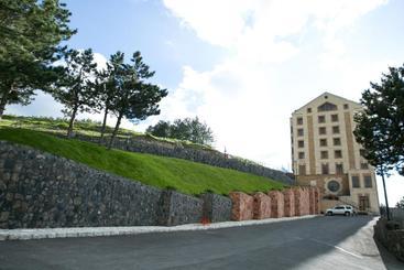 هتل Ararat Resort Tsaghkadzor