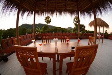 هتل Dormitory @ Westay Bagan Lotus