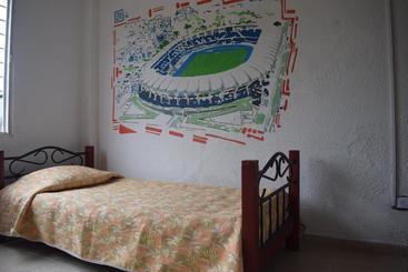 تختخواب و صبحانه Deportel Cali