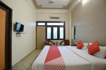 هتل Sky Inn