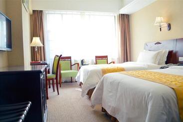 Vienna Hotel Shenzhen Shiyantong Fuyu