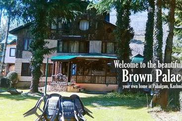 استراحتگاه Brown Palace