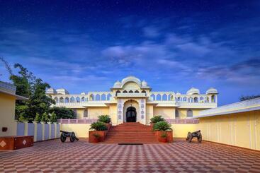 The Tigress Resort & Spa, Ranthambore