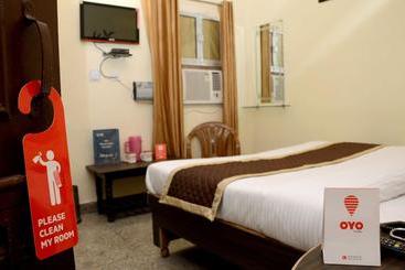 هتل Oyo Room Nims Kukas