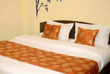 هتل Oyo Room Nims Kukas