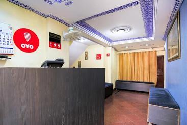 هتل Oyo Room Nims Kukas