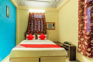 هتل Oyo Room Nims Kukas