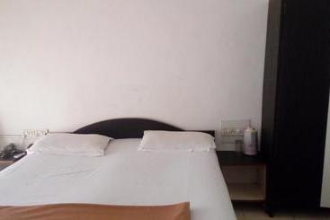 هتل Rajdhani Resort Lonavala