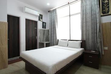 هتل Spot On 38402  Rsp Royals Resort