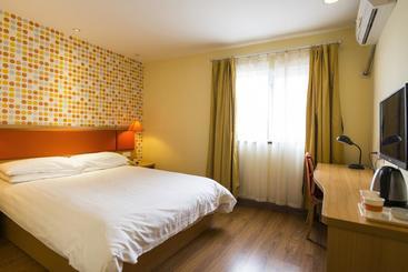 Motel Shenyang North Railway Station North Exit