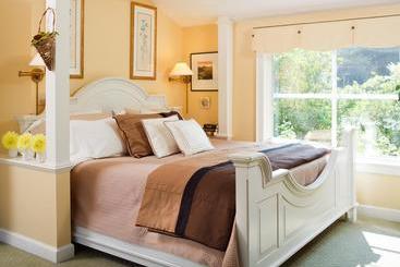تختخواب و صبحانه Bufflehead Cove Inn