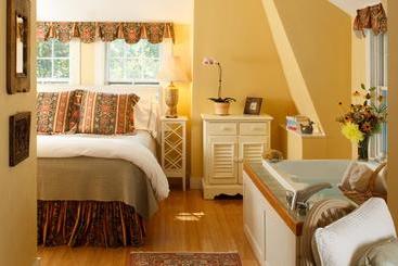تختخواب و صبحانه Bufflehead Cove Inn