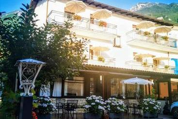 هتل Albergo Al Pescatore