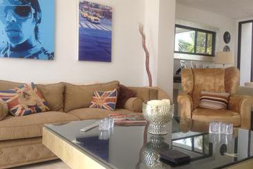 استراحتگاه Tyne Beach Terrace Apartments