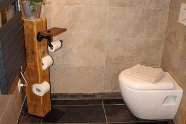 تختخواب و صبحانه Chambre Privãƒæ’ã‚â©e Avec Cuisine Et Salle De Bain Dans La Chambre, Winoka Lodge