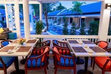 استراحتگاه Tuana Hotels Brook Pool Access