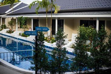 استراحتگاه Tuana Hotels Brook Pool Access
