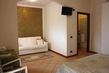 تختخواب و صبحانه San Giorgio Lazise
